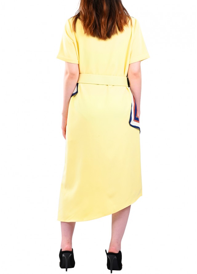 فستان كاجوال مع سكارف بلون اصفر